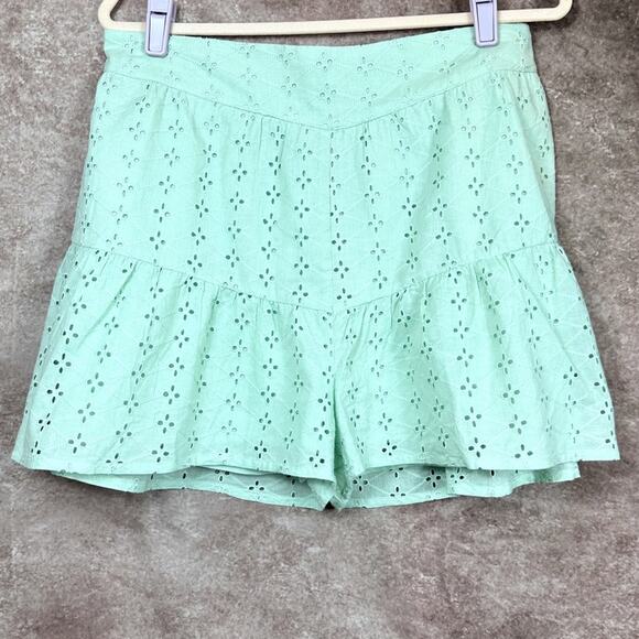 BCBGeneration Eyelet Shorts - Mint - Size L - Picture 4 of 14